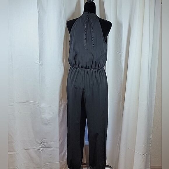 Black Sleeveless Jumpsuit - Picture 4 of 12